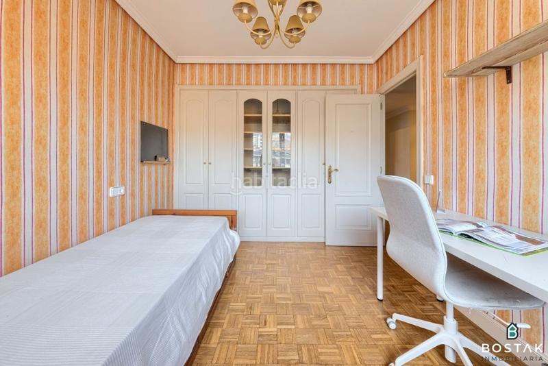 Foto bfebc3b5-36aa-476c-a80d-c8729ea92970. Pis amb calefacció aparcament a Zurbaran Bilbao