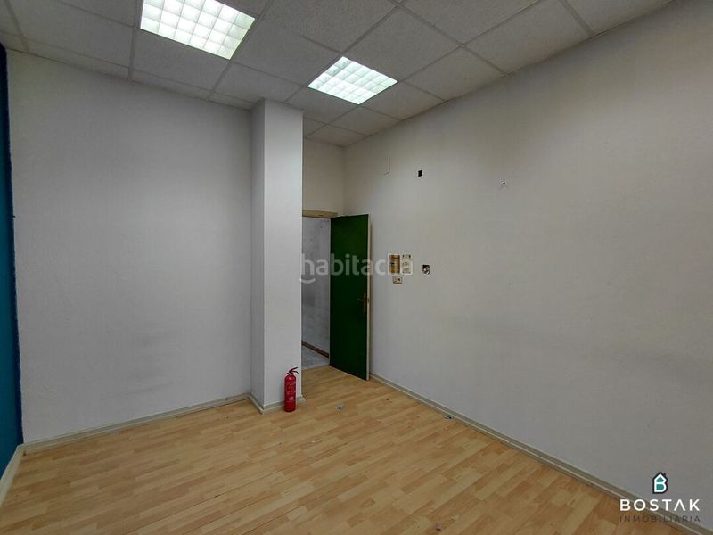 Foto cac18e07-8ec5-44cc-bd3a-0b195e1b0752. Local comercial a San Adrián Bilbao
