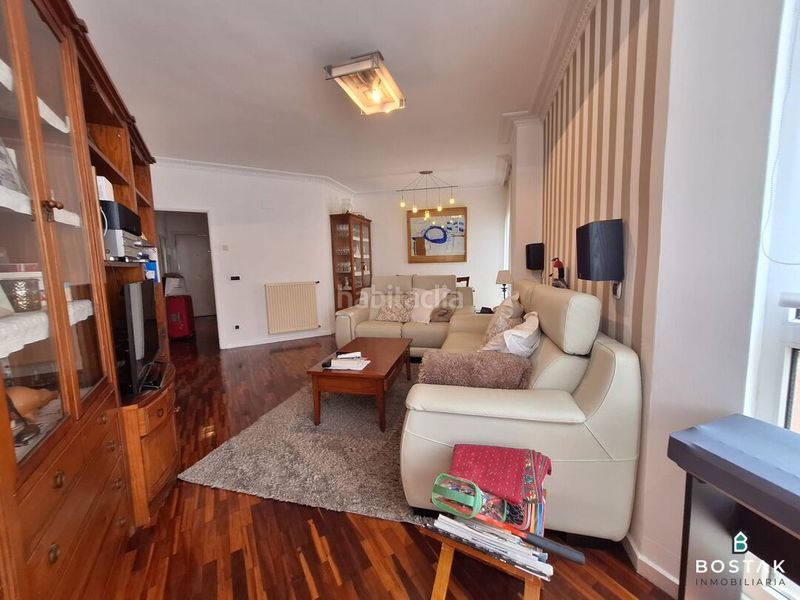 Foto 0f6daef0-ac35-4c36-b3c1-ecb296503b8f. Àtic amb calefacció aparcament a Txurdinaga Bilbao