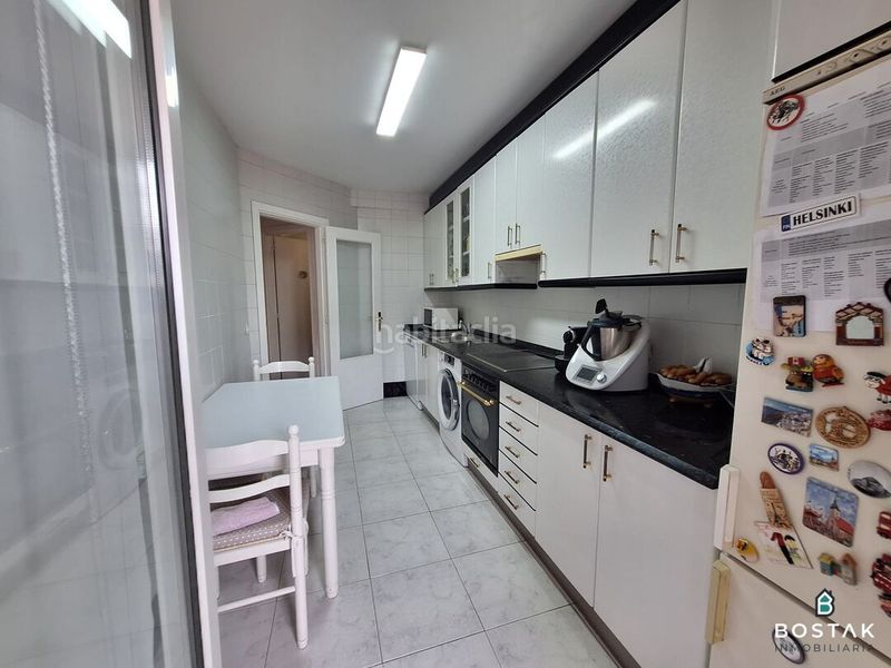 Foto 2828e24f-7196-4c19-b05f-16129cacd75b. Àtic amb calefacció aparcament a Txurdinaga Bilbao