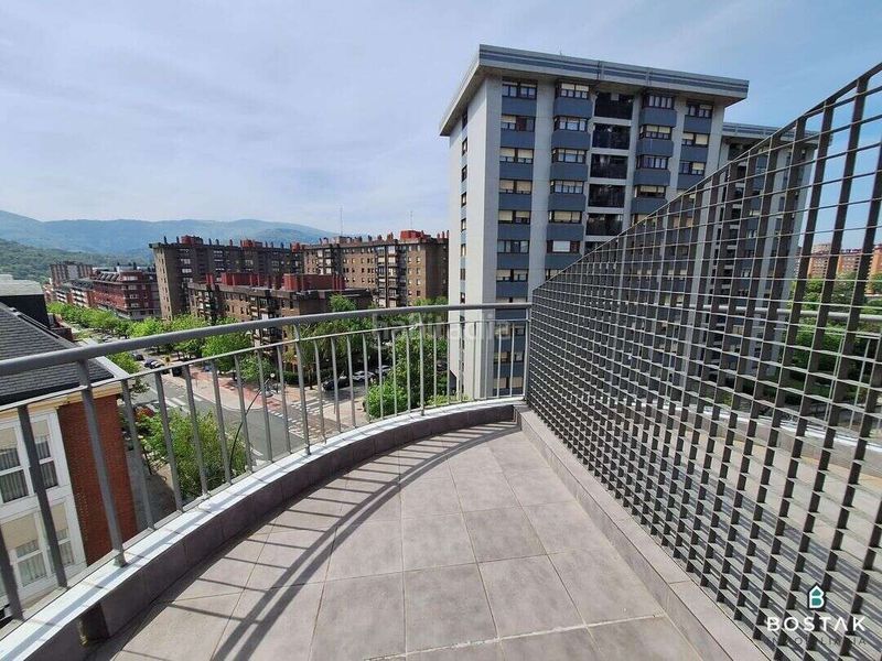 Foto 3985f6a4-e61d-4cee-b7e0-d689a47e07d8. Àtic amb calefacció aparcament a Txurdinaga Bilbao