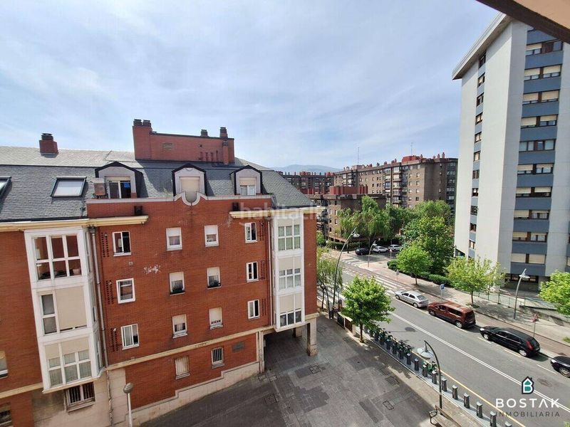 Foto 52143bb7-f30f-494e-885b-0b2d1e588ae8. Àtic amb calefacció aparcament a Txurdinaga Bilbao