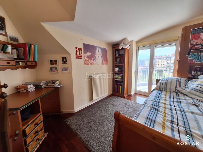 Foto 88ae01f1-1416-4f95-bb21-ca394ea79750. Àtic amb calefacció aparcament a Txurdinaga Bilbao