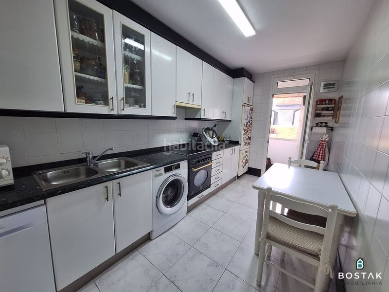 Foto b42ea0e4-711f-4633-bd4f-d606e08400db. Àtic amb calefacció aparcament a Txurdinaga Bilbao