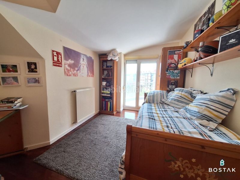 Foto c09c2108-8441-4f9f-92f0-6a1399d8d2d3. Àtic amb calefacció aparcament a Txurdinaga Bilbao