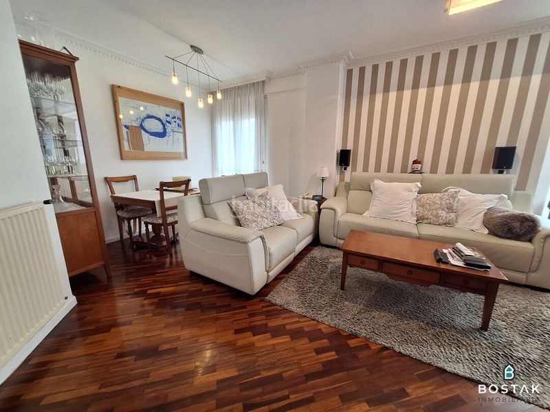 Foto cb046f39-ef99-4607-8468-670675ed84ed. Àtic amb calefacció aparcament a Txurdinaga Bilbao