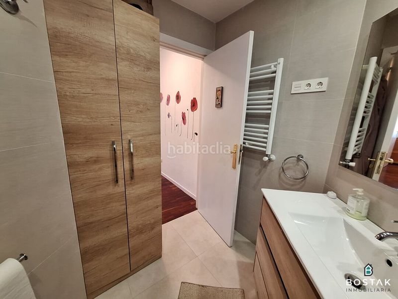 Foto f8df5f20-a66c-4a67-aaea-d5ccc38dd93e. Àtic amb calefacció aparcament a Txurdinaga Bilbao