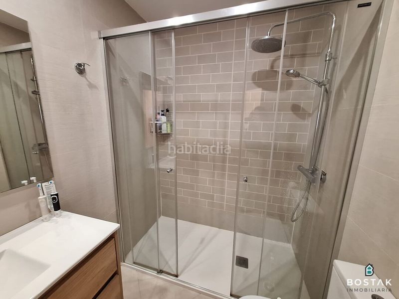 Foto fb6cc8de-70fb-4240-8b1e-ad6da5674725. Àtic amb calefacció aparcament a Txurdinaga Bilbao