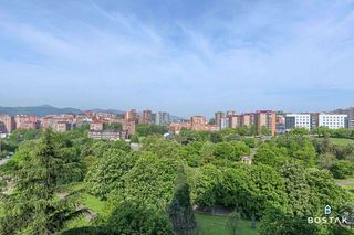 Piso  Avenida julian gaiarre etorbidea. Espectacular vivienda en txurdinaga