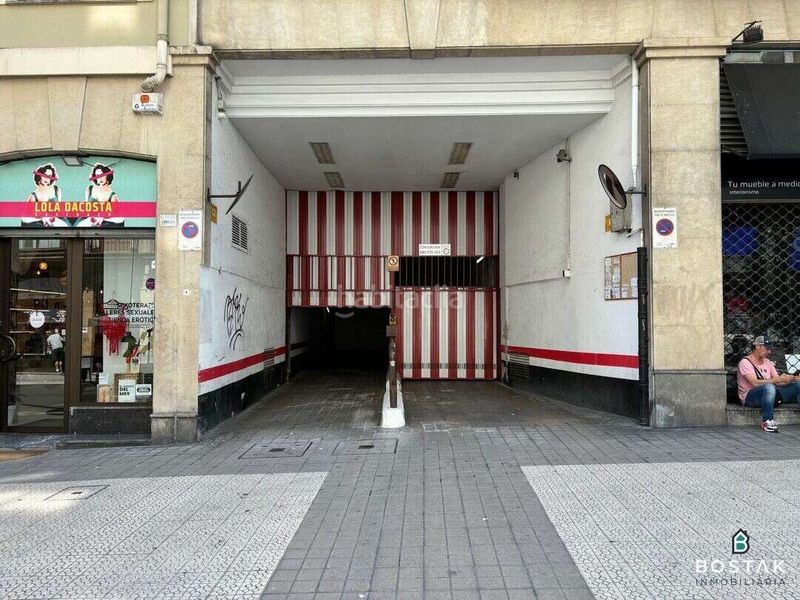 Foto 96ebd8db-5d2c-4f40-9a14-84ae6f3efc26. Aparcament cotxe a Plaza Circular Bilbao