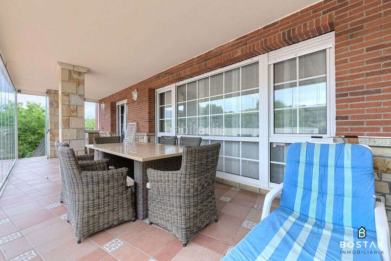 Foto 369a8a26-da15-4c77-bf72-e75bea80ab3f. Xalet amb calefacció aparcament piscina a Barrika