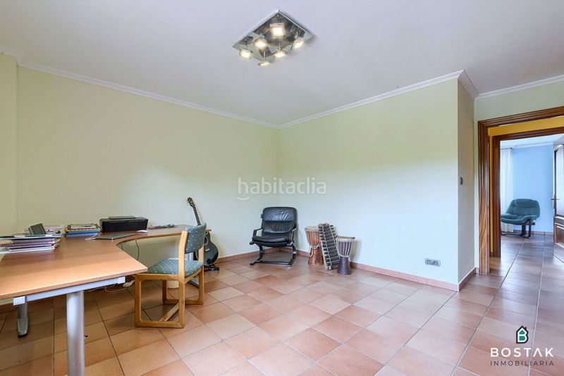 Foto d395f231-6fb5-472d-b04c-6a44cda53d27. Xalet amb calefacció aparcament piscina a Barrika