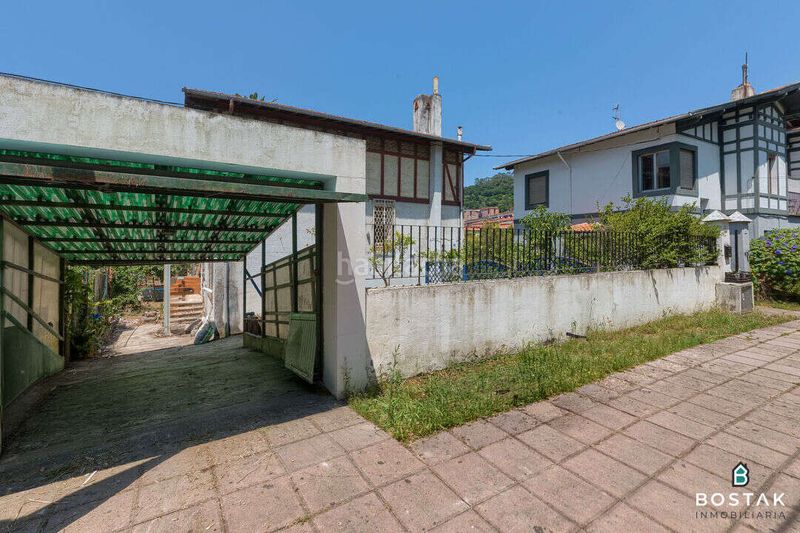 Foto 7c4b3447-a88e-4ebc-b041-34bcb9fc73e0. Casa amb aparcament a Zurbaran Bilbao