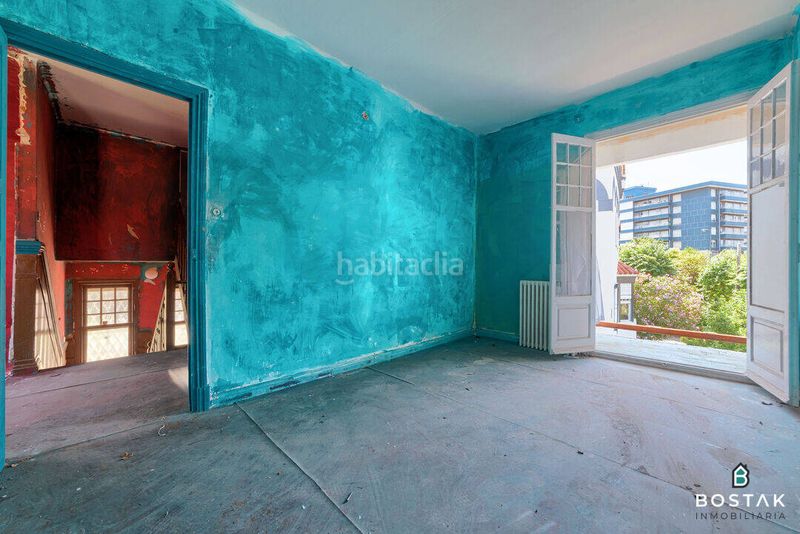 Foto dd1a5055-7e55-42b1-888a-2482a50aca61. Casa amb aparcament a Zurbaran Bilbao
