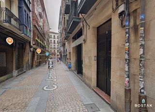 Lloguer Local Comercial  Kale barria. Local en traspaso en casco viejo, zona jardines