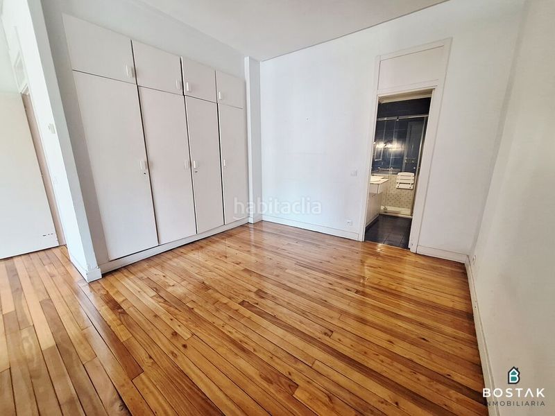 Foto c45be2cf-581c-4f35-9de4-e36b4a1c2535. Flat with heating parking in Albia Bilbao