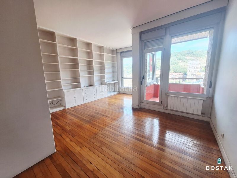 Foto f93d9573-4ee2-49a0-a7f7-327de89ebfdf. Flat with heating parking in Albia Bilbao