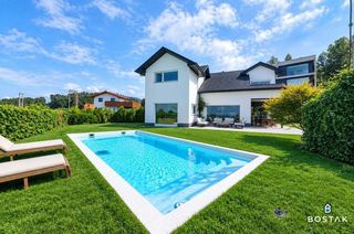 Haus  Armintza bidea. Villa independiente con vistas al mar, piscina y licencia turíst