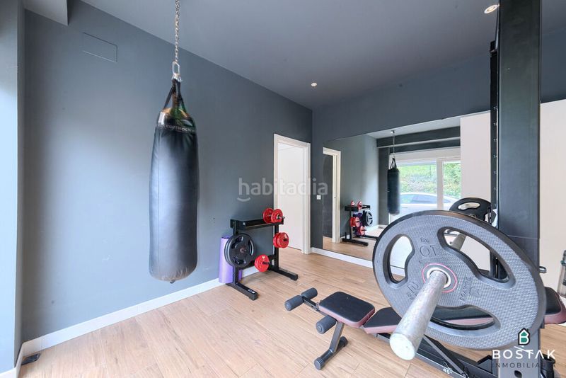 Foto b29b1918-fe3d-4060-a5ed-5312e98df1f7. Casa con riscaldamento parcheggio piscina in Gorliz