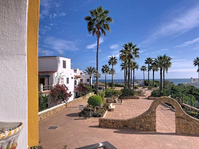 Foto c6660c99-7455-4769-95a9-048428aa61d4. Towny house with parking pool in Chullera Manilva