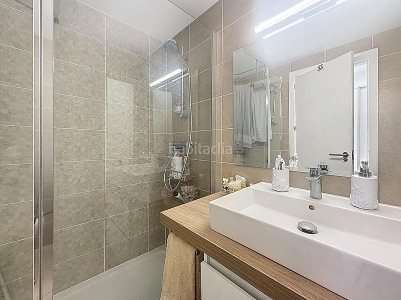 Foto 2efaaa07-f221-4af3-bb6b-08292e10dc2c. Penthouse with parking pool in Centro Estepona