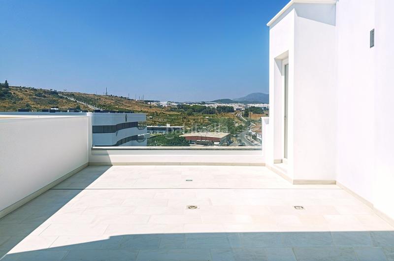 Foto bce0e380-77ee-4d19-a5f0-08545c1b81b8. Penthouse with parking pool in Centro Estepona