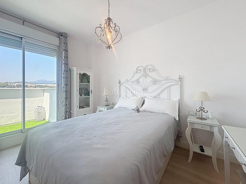 Foto be8d5c56-9ee6-4b01-9ee0-b22dcdff72b8. Penthouse with parking pool in Centro Estepona