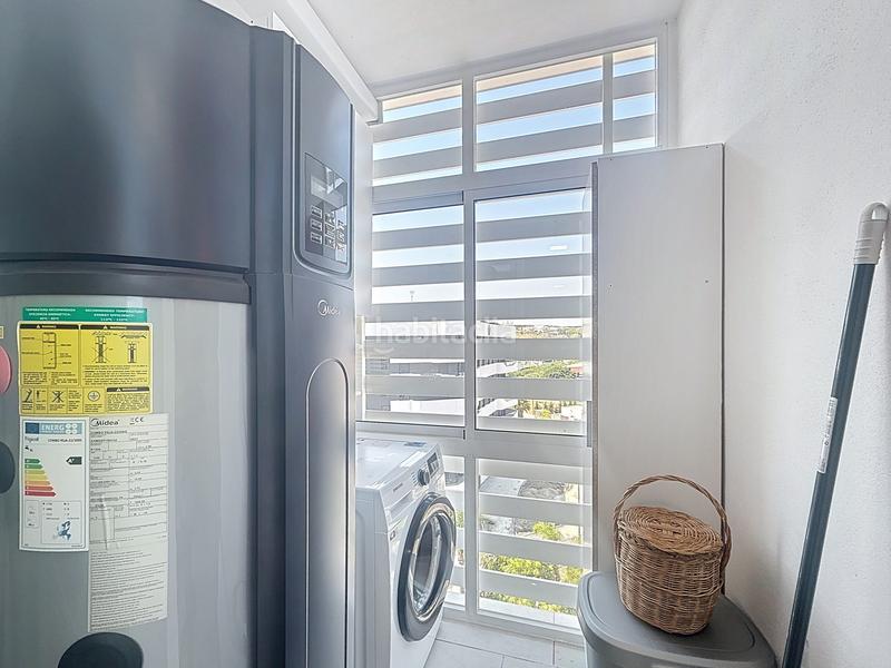 Foto bf9a96e7-78fd-4045-9d22-9a04a038a874. Penthouse with parking pool in Centro Estepona