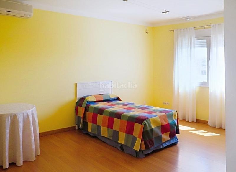 Foto 2462737d-c53e-4feb-b106-89a596d39849. Reihenhaus mit parking pool in Los Llanos Estepona