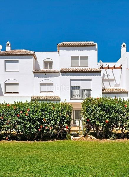 Foto 85b7463a-0b21-483a-a6b4-557412bac349. Reihenhaus mit parking pool in Los Llanos Estepona