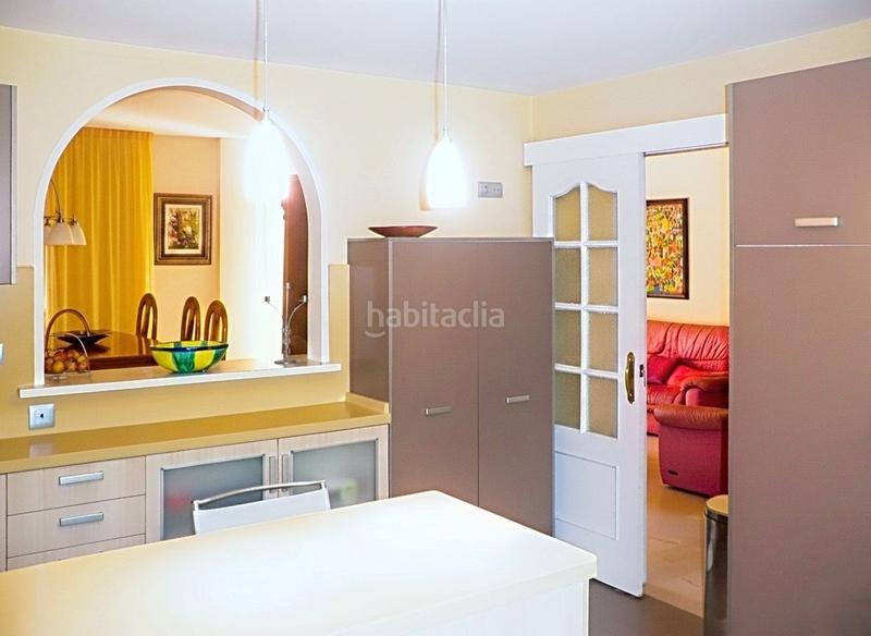 Foto bd448d14-cc81-4cd0-bc94-ccefbde1d7a3. Reihenhaus mit parking pool in Los Llanos Estepona