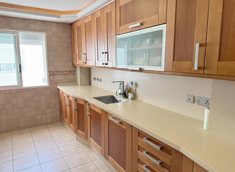 Foto 36ce34e4-8442-4c00-9d78-35cd56fed34a. Attique avec parking piscine dans Centro Estepona