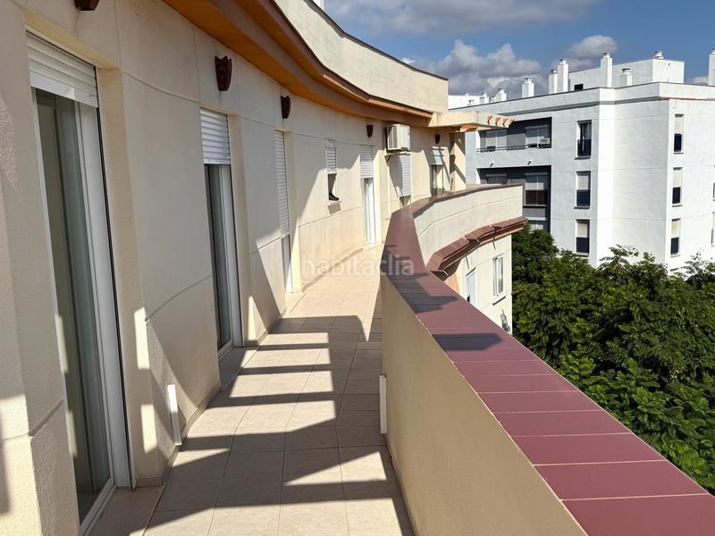 Foto 5bb30cf3-b407-404c-8852-81c134a2d6d0. Attique avec parking piscine dans Centro Estepona