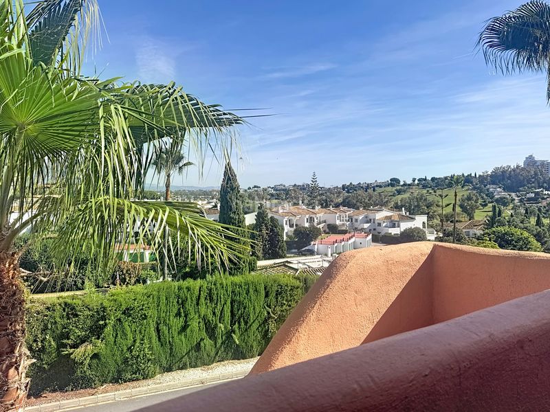 Foto c930c805-d52e-4271-a0bd-5f7d0f000112. Apartament amb aparcament piscina a Montemayor - Marbella Club Benahavís