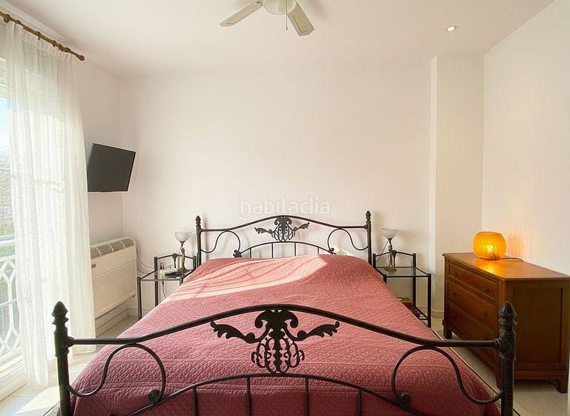 Foto 8887f1a7-7aa9-48e0-86c4-e9c593c53265. Casa amb aparcament piscina a Nueva Atalaya Estepona