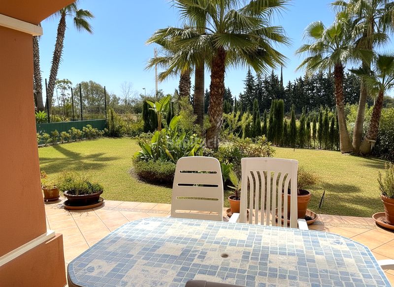 Foto 8bd92e14-7561-4894-875d-9ed199a99236. Casa amb aparcament piscina a Nueva Atalaya Estepona