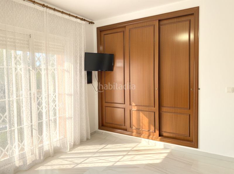 Foto dda3be9b-99fc-48b8-a005-bbe1f6ea0836. Casa amb aparcament piscina a Nueva Atalaya Estepona