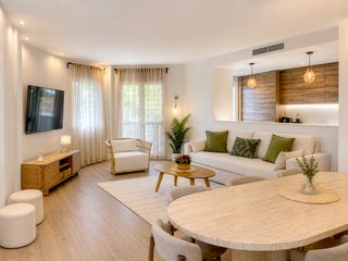 Planta baixa a Puerto de Estepona. Apartamento de 3 dormitorios totalmente reformado y amueblado  p