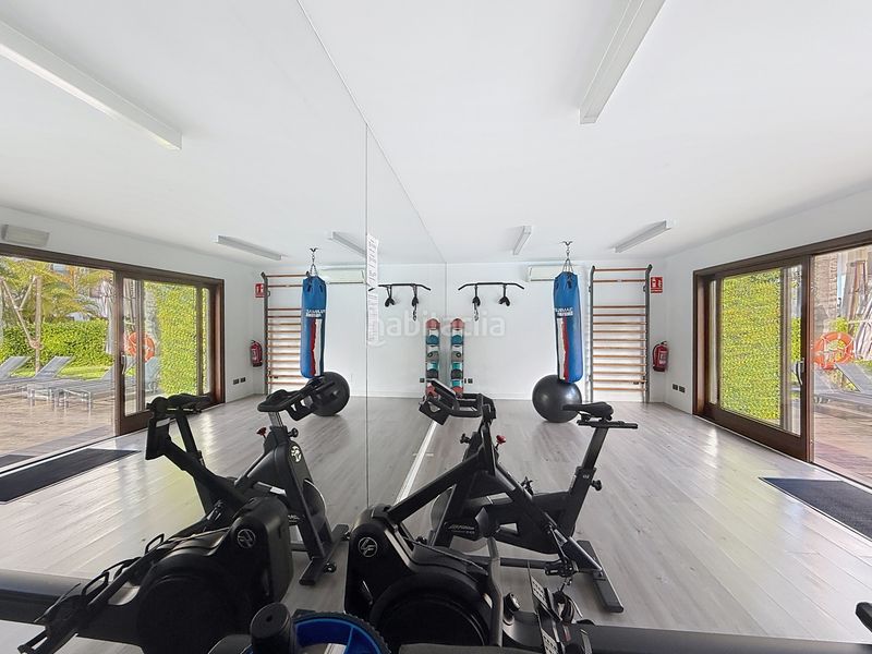 Foto 5a10f84b-689c-4629-a2ae-6bea6ca78aba. Apartament amb aparcament piscina a Seghers Estepona