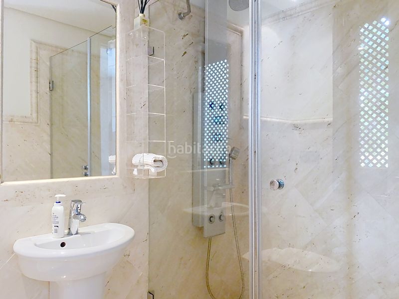 Foto 7717a223-3f40-4689-b2d1-1c7324d4652c. Apartament amb aparcament piscina a Seghers Estepona