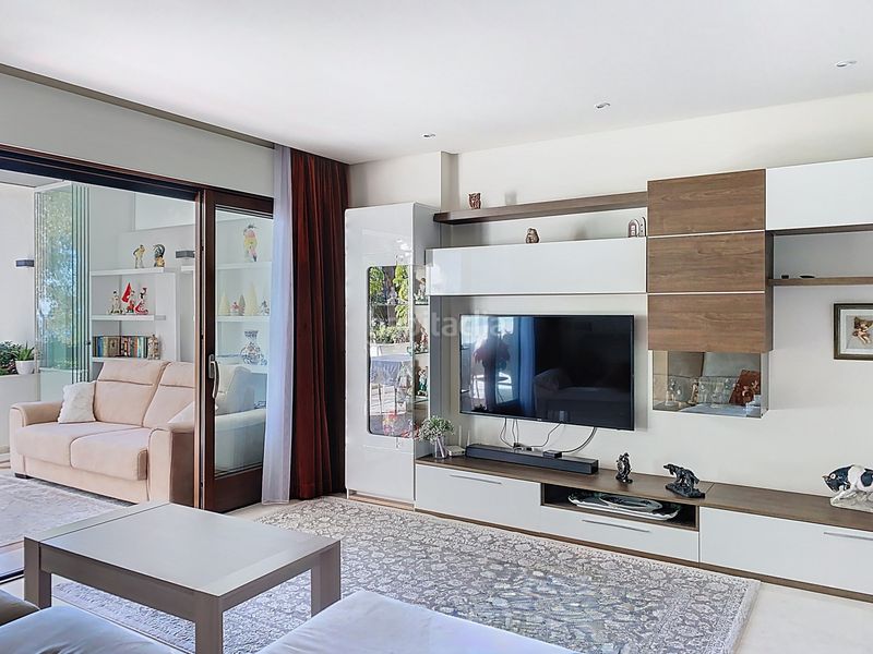 Foto 96b88443-dead-4db0-9791-e19606288a9b. Apartament amb aparcament piscina a Seghers Estepona