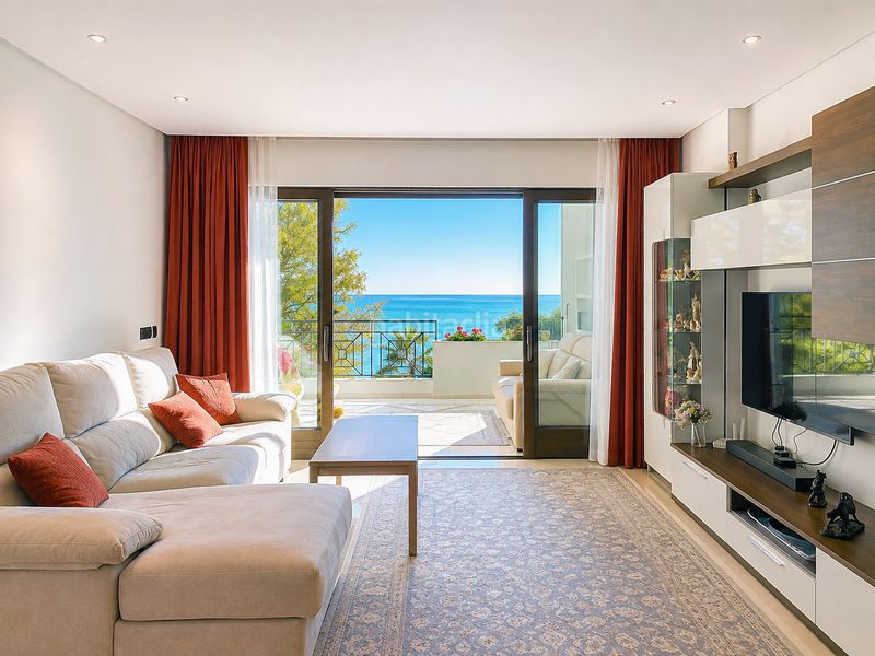 Foto f782f1a2-2d41-44d7-8ad7-926e6b22971d. Apartament amb aparcament piscina a Seghers Estepona