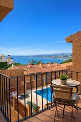 Appartement en Puerto de Estepona. Apartamento con vistas al mar y licencia tur�stica en punta donc
