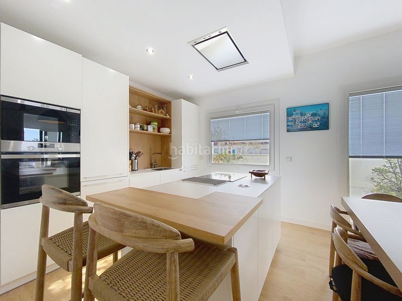 Foto 3593a0fd-ea2d-46ca-8fba-60371295b800. Àtic amb aparcament a Centro Estepona