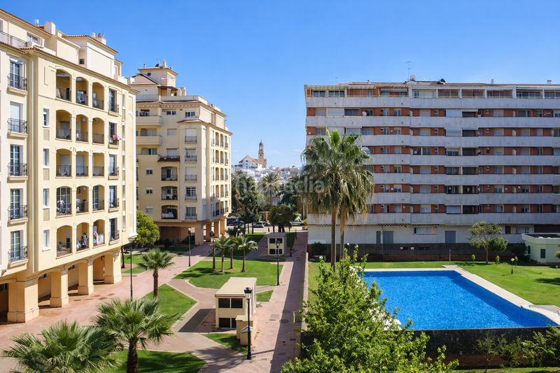 Foto 4b7ec679-db70-40dc-ac36-94239d5a1f1e. Àtic amb aparcament a Centro Estepona