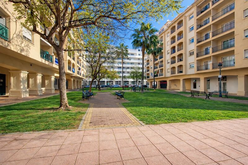 Foto ae04779a-8a32-425d-b696-b97a7a3e1f62. Àtic amb aparcament a Centro Estepona