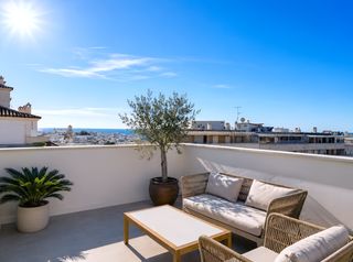 Penthouse in Centro. Ático seleccionado con vistas panorámicas y al mar en ubicación