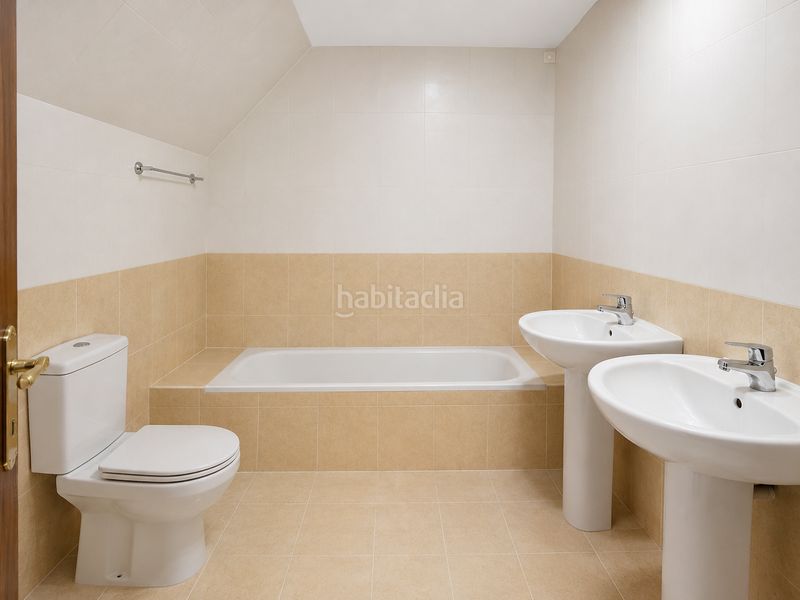 Foto b19b9dd1-1cf0-42e5-82ca-a7724c3c092a. Àtic amb aparcament piscina a bahía de Casares Casares