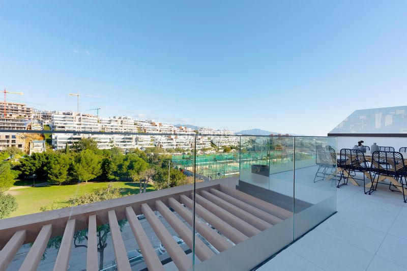 Foto 534029da-70a5-4945-8d25-728b52731279. Àtic amb aparcament piscina a Huerta Nueva Estepona