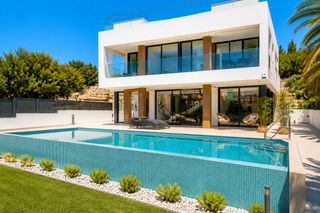 Casa a Valle Romano Golf. Villa contemporánea con vistas abiertas al mar  valle romano gol